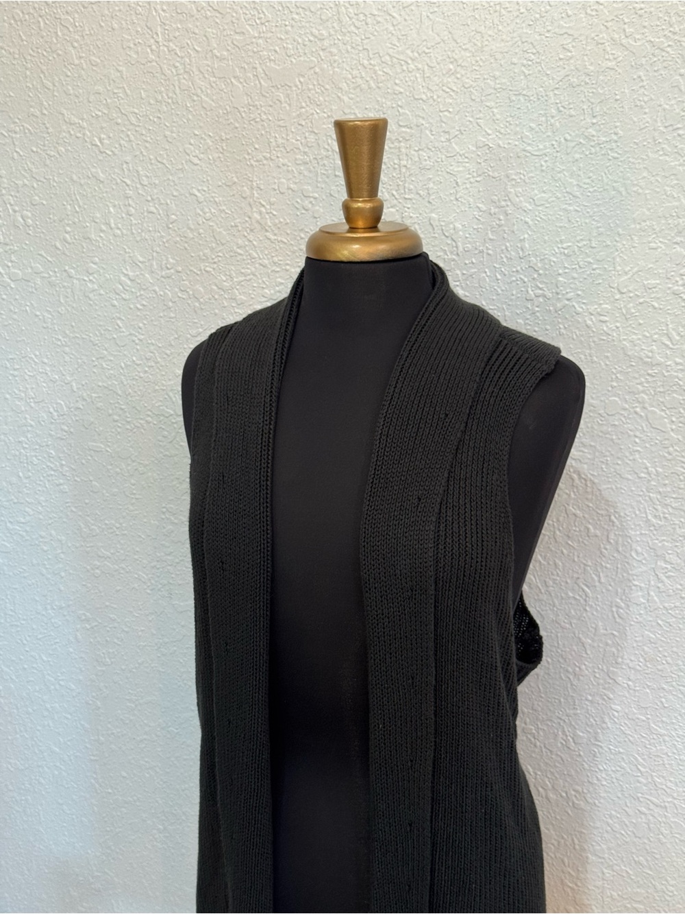 GAP Black Open-Front Sleeveless Ribbed Cardigan Vest - Picture 2 of 4